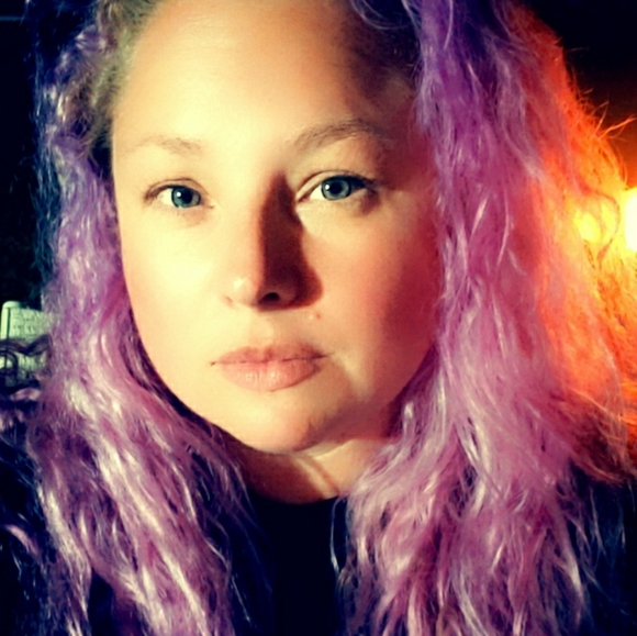 Meet your Posher, Jessica - Picture 1 of 1